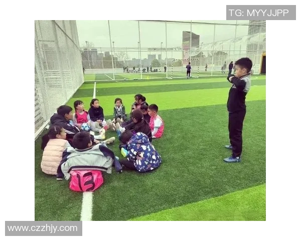 班级里的足球明星如何在绿茵场上展现风采与团队精神 班级里的足球明星如何在绿茵场上展现风采与团队精神