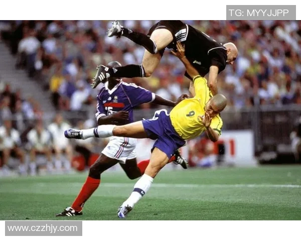 足球巨星的传奇故事与辉煌成就全解析