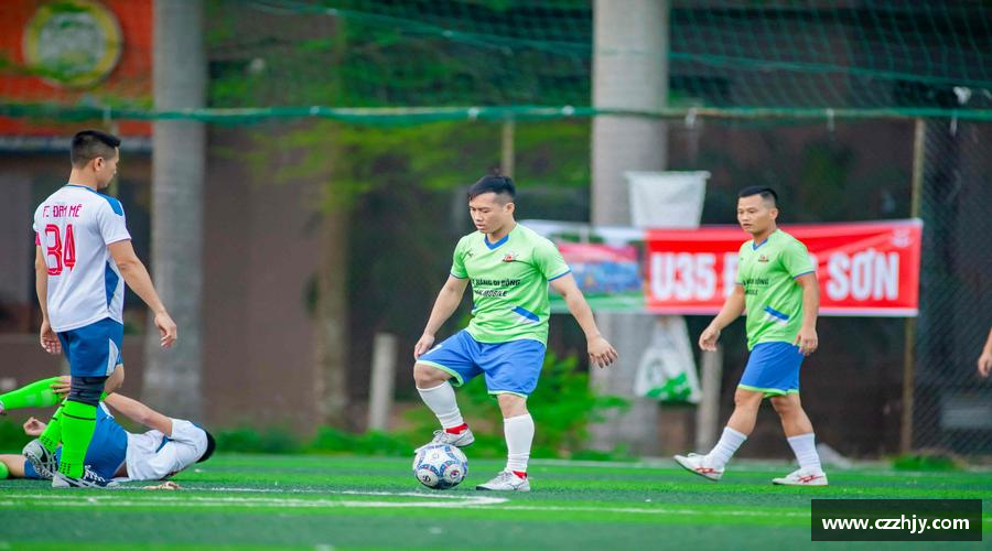 三亿官方网站拼搏拼出精彩，勇敢向前